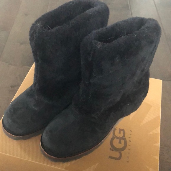 Ugg boots - Picture 1 of 5